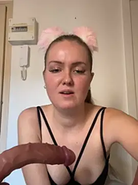 Snapshot of Vikml166 chatting on 02-22-26, 01:31 Vikml166 online show from 02-22-26, 01:31