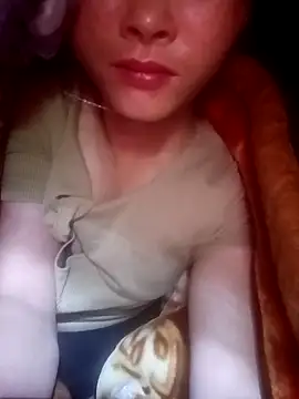 Snapshot of sewetj chatting on 12-13-25, 10:37 sewetj online show from 12-13-25, 10:37