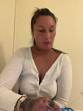 Snapshot of Dirtymind30 chatting on 01-18-26, 06:34 Dirtymind30 online show from 01-18-26, 06:34