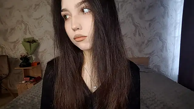 Qwami Amie online show from 04-21-26, 06:31