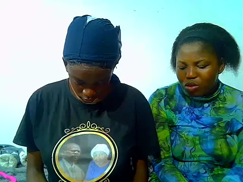 Snapshot of PetiteDoll_06 chatting on 05-30-26, 04:42 PetiteDoll 06 online show from 05-30-26, 04:42