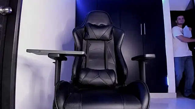 Liam Mateo online show from 02-03-26, 02:53