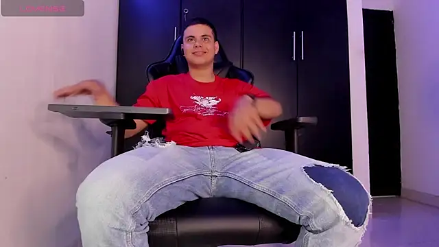 Liam Mateo online show from 04-28-26, 01:04