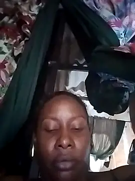 Snapshot of vayolletd chatting on 12-17-25, 12:49 vayolletd online show from 12-17-25, 12:49