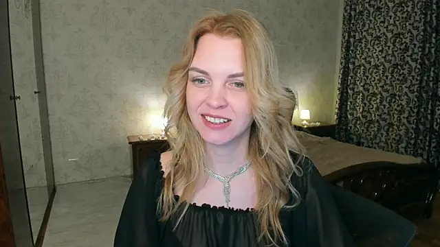 LunaFlinn online show from 03-05-26, 04:19