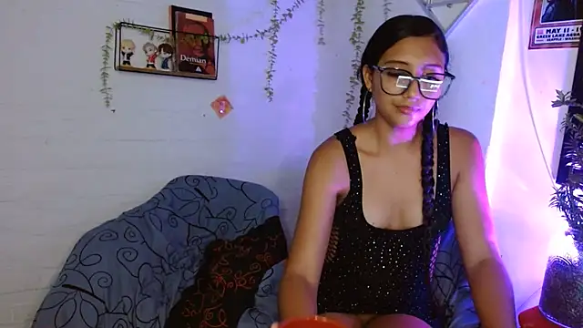 Snapshot of SweetEmxxx chatting on 06-14-26, 01:14 SweetEmxxx online show from 06-14-26, 01:14