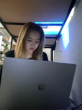 SherrylShaw online show from 12-22-25, 05:21