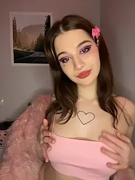 Snapshot of WIKESSTAR chatting on 12-16-25, 08:25 WIKESSTAR online show from 12-16-25, 08:25