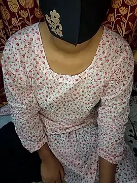 mira queen1 online show from 12-20-25, 04:14