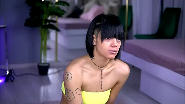 Snapshot of AnneFaris chatting on 01-07-26, 04:59 AnneFaris online show from 01-07-26, 04:59