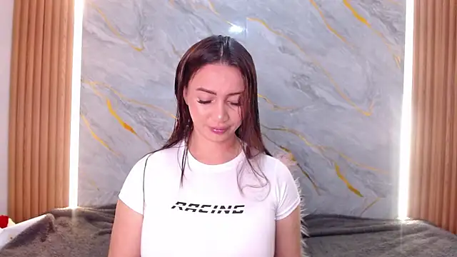 Snapshot of rebecagoldene chatting on 05-22-26, 01:39 rebecagoldene online show from 05-22-26, 01:39