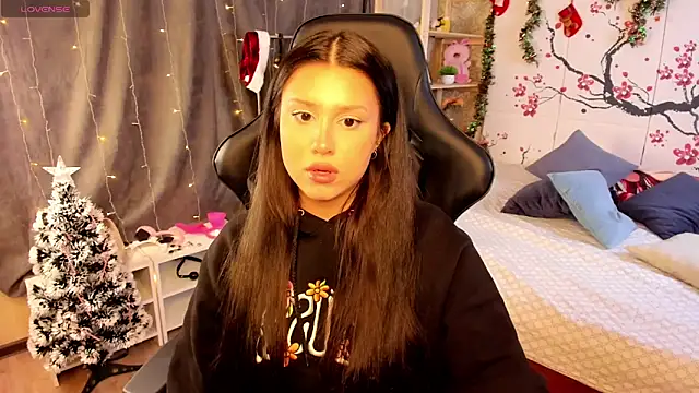 Snapshot of Nicole_Pars chatting on 01-06-26, 04:43 Nicole Pars online show from 01-06-26, 04:43