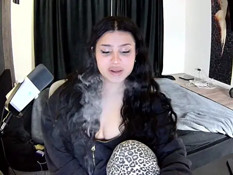 Snapshot of Nicole_Pars chatting on 02-23-26, 05:10 Nicole Pars online show from 02-23-26, 05:10