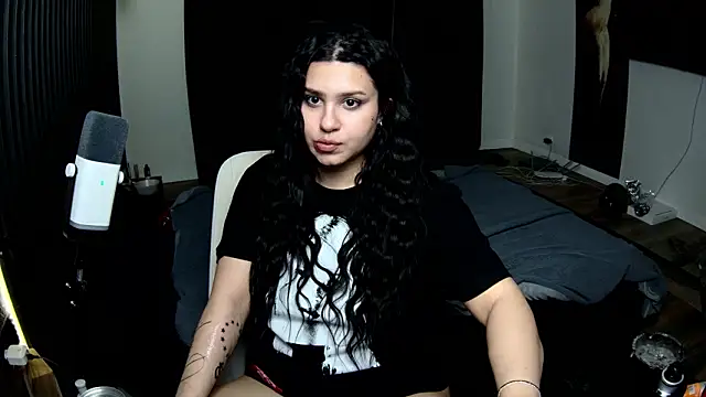 Snapshot of Nicole_Pars chatting on 03-05-26, 08:38 Nicole Pars online show from 03-05-26, 08:38