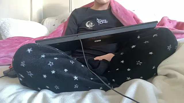 ijustturned18today online show from 02-14-26, 09:39