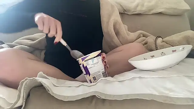 ijustturned18today online show from 04-26-26, 08:23