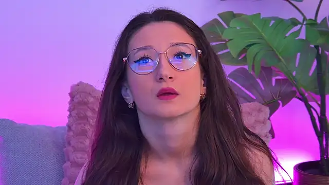 TheaMalekoo online show from 04-24-26, 06:49