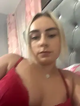 Snapshot of ScarletJ_ chatting on 12-14-25, 01:00 ScarletJ online show from 12-14-25, 01:00