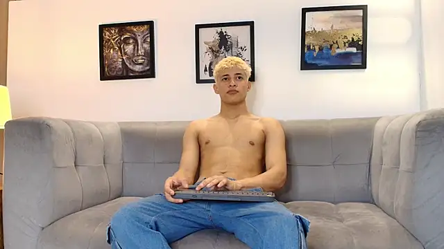 YOUNG GUYS1 online show from 03-25-26, 07:58