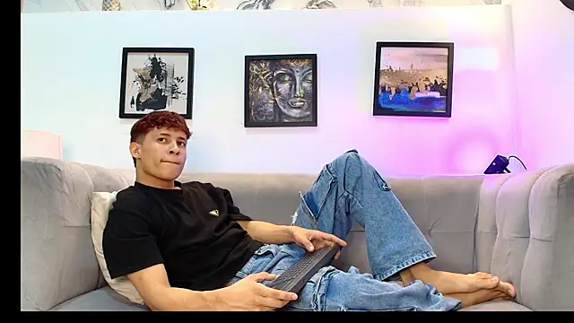 YOUNG GUYS1 online show from 06-16-26, 07:44