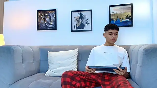 HORNY PRETTY online show from 04-07-26, 09:37