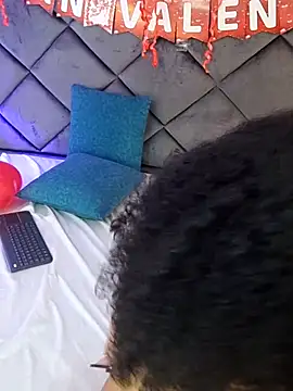 LunaaCurly online show from 02-16-26, 07:21