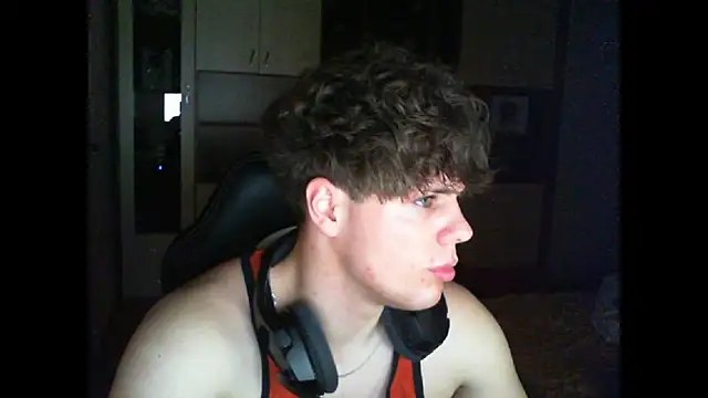 GymGuy0505 online show from 12-15-25, 10:47