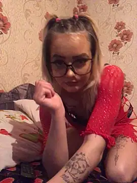 Snapshot of Barbika19 chatting on 12-18-25, 08:59 Barbika19 online show from 12-18-25, 08:59