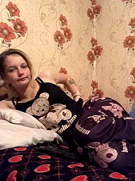 Snapshot of Barbika19 chatting on 12-20-25, 10:06 Barbika19 online show from 12-20-25, 10:06