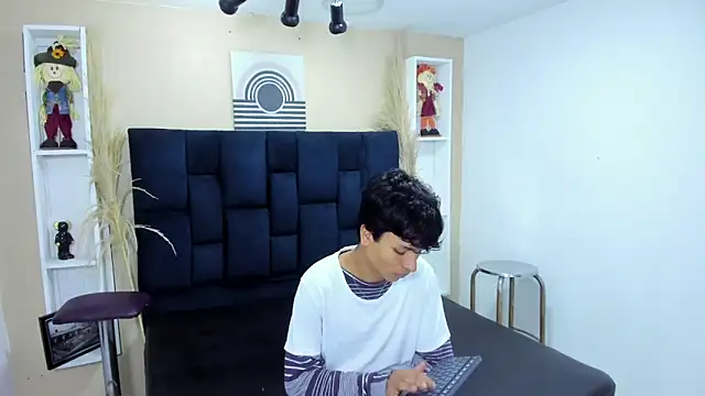 Snapshot of Joseph_Gonzalez chatting on 03-08-26, 11:36 Joseph Gonzalez online show from 03-08-26, 11:36