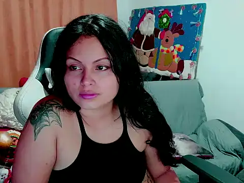 Snapshot of milk_hot_mafe chatting on 12-14-25, 03:45 milk hot mafe online show from 12-14-25, 03:45