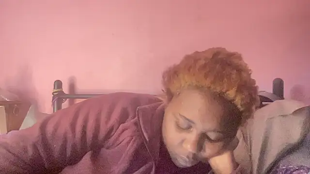 queenalliyahalecia online show from 12-16-25, 02:33