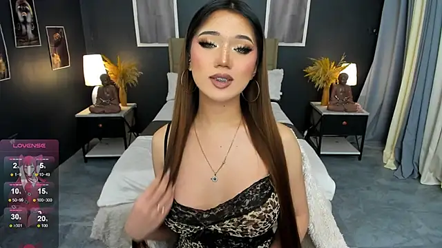 Snapshot of SeductressBella chatting on 05-11-26, 02:45 SeductressBella online show from 05-11-26, 02:45