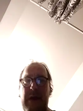 Snapshot of Olivassl22 chatting on 02-18-26, 10:50 Olivassl22 online show from 02-18-26, 10:50