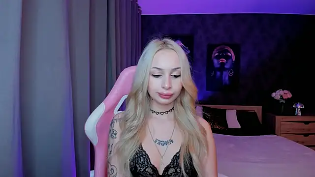 LanaMiracle online show from 01-11-26, 04:06