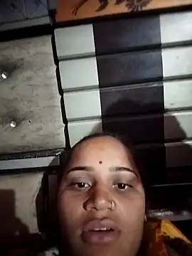 Snapshot of Aaisha_01 chatting on 12-18-25, 04:57 Aaisha 01 online show from 12-18-25, 04:57