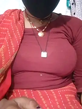 Snapshot of Aaisha_01 chatting on 01-11-26, 04:45 Aaisha 01 online show from 01-11-26, 04:45