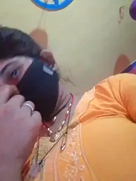 Snapshot of Aaisha_01 chatting on 01-17-26, 11:26 Aaisha 01 online show from 01-17-26, 11:26