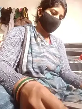 Snapshot of Aaisha_01 chatting on 02-26-26, 04:44 Aaisha 01 online show from 02-26-26, 04:44