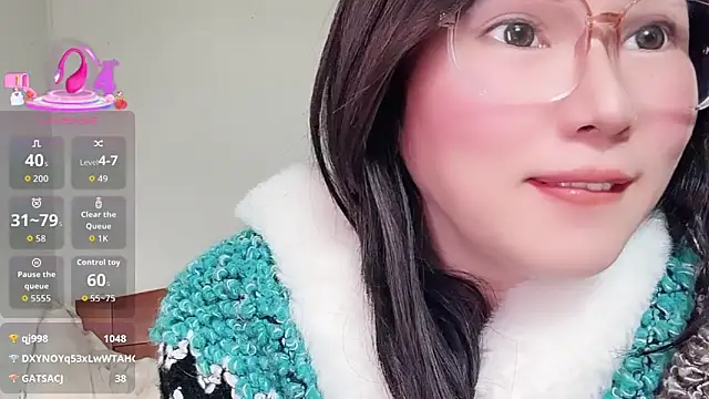 Snapshot of LIQINQIN-77 chatting on 12-13-25, 07:53 LIQINQIN-77 online show from 12-13-25, 07:53