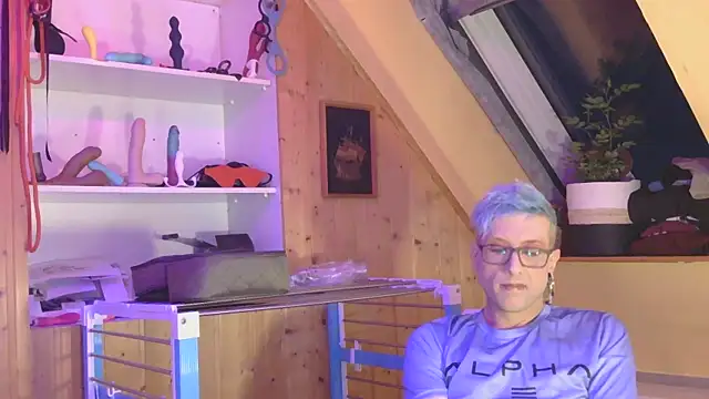 AskAveryAnything online show from 04-26-26, 02:42