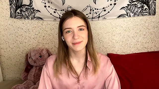 Snapshot of Shining_Robi chatting on 12-18-25, 12:11 Shining Robi online show from 12-18-25, 12:11