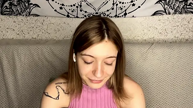 Snapshot of Shining_Robi chatting on 01-17-26, 01:16 Shining Robi online show from 01-17-26, 01:16