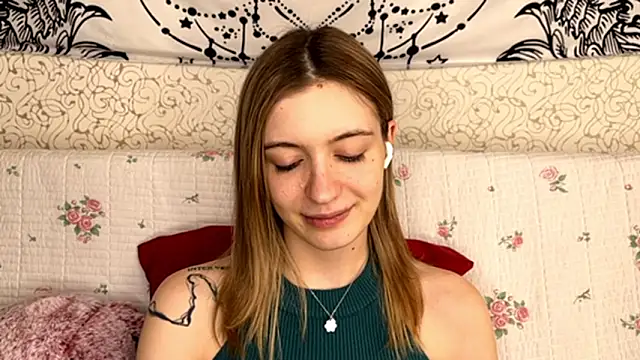 Snapshot of Shining_Robi chatting on 02-12-26, 12:33 Shining Robi online show from 02-12-26, 12:33