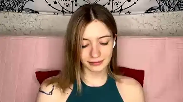 Snapshot of Shining_Robi chatting on 02-17-26, 12:34 Shining Robi online show from 02-17-26, 12:34