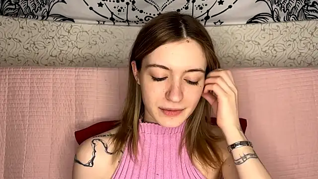 Snapshot of Shining_Robi chatting on 02-22-26, 01:20 Shining Robi online show from 02-22-26, 01:20