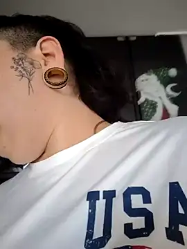 Snapshot of Divine_Pouvoir chatting on 02-27-26, 07:58 Divine Pouvoir online show from 02-27-26, 07:58