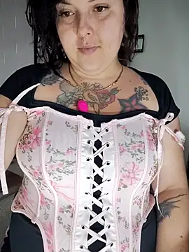 Snapshot of Divine_Pouvoir chatting on 03-12-26, 08:04 Divine Pouvoir online show from 03-12-26, 08:04