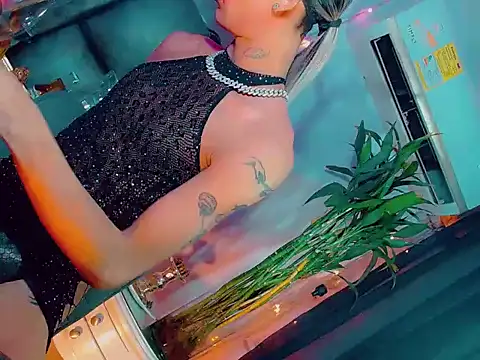 agathaferrer3 online show from 04-28-26, 09:03