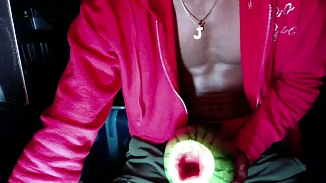 Snapshot of ISLANDBANANA1 chatting on 12-15-25, 07:01 ISLANDBANANA1 online show from 12-15-25, 07:01